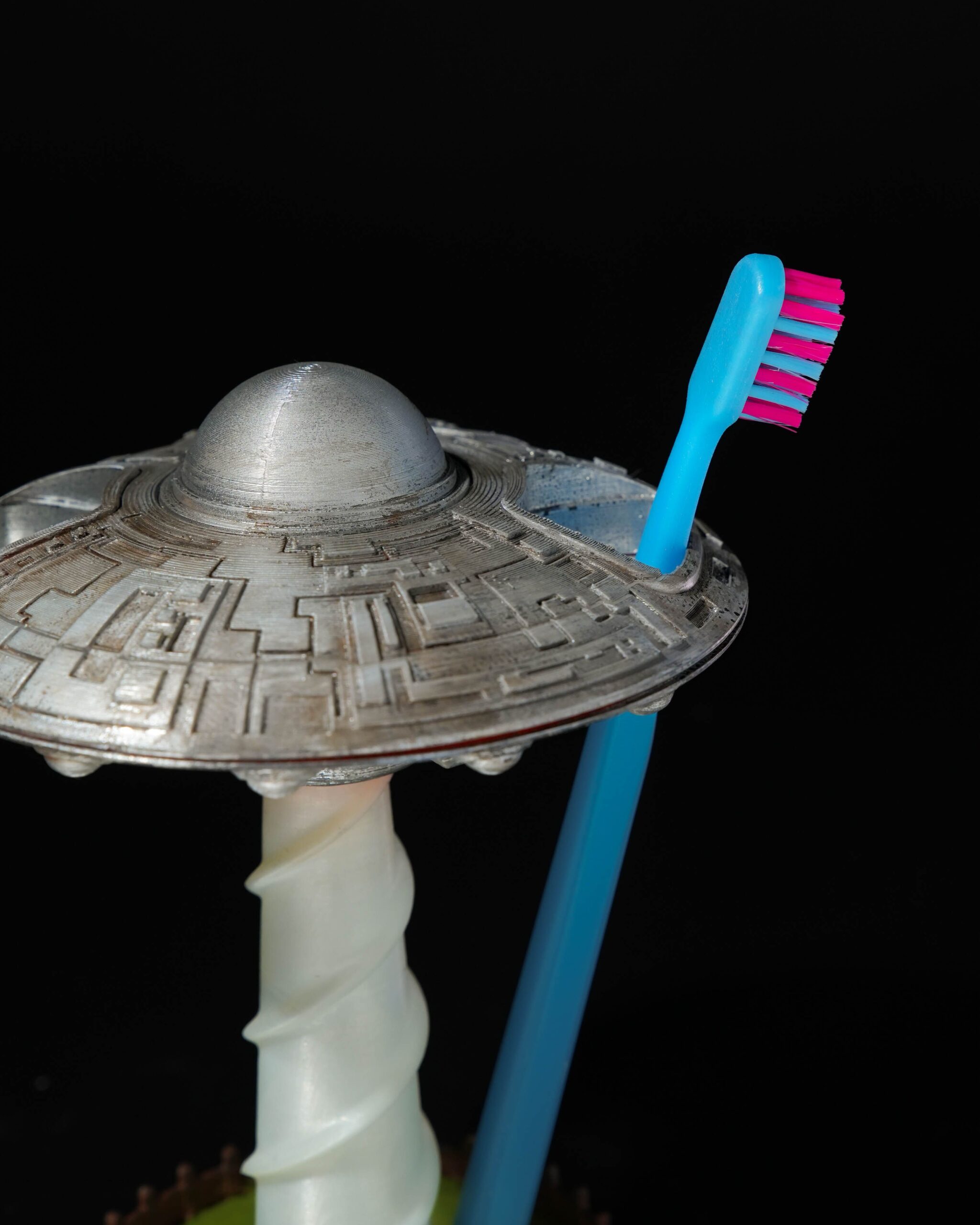 UFO Toothbush Holder - Image 6