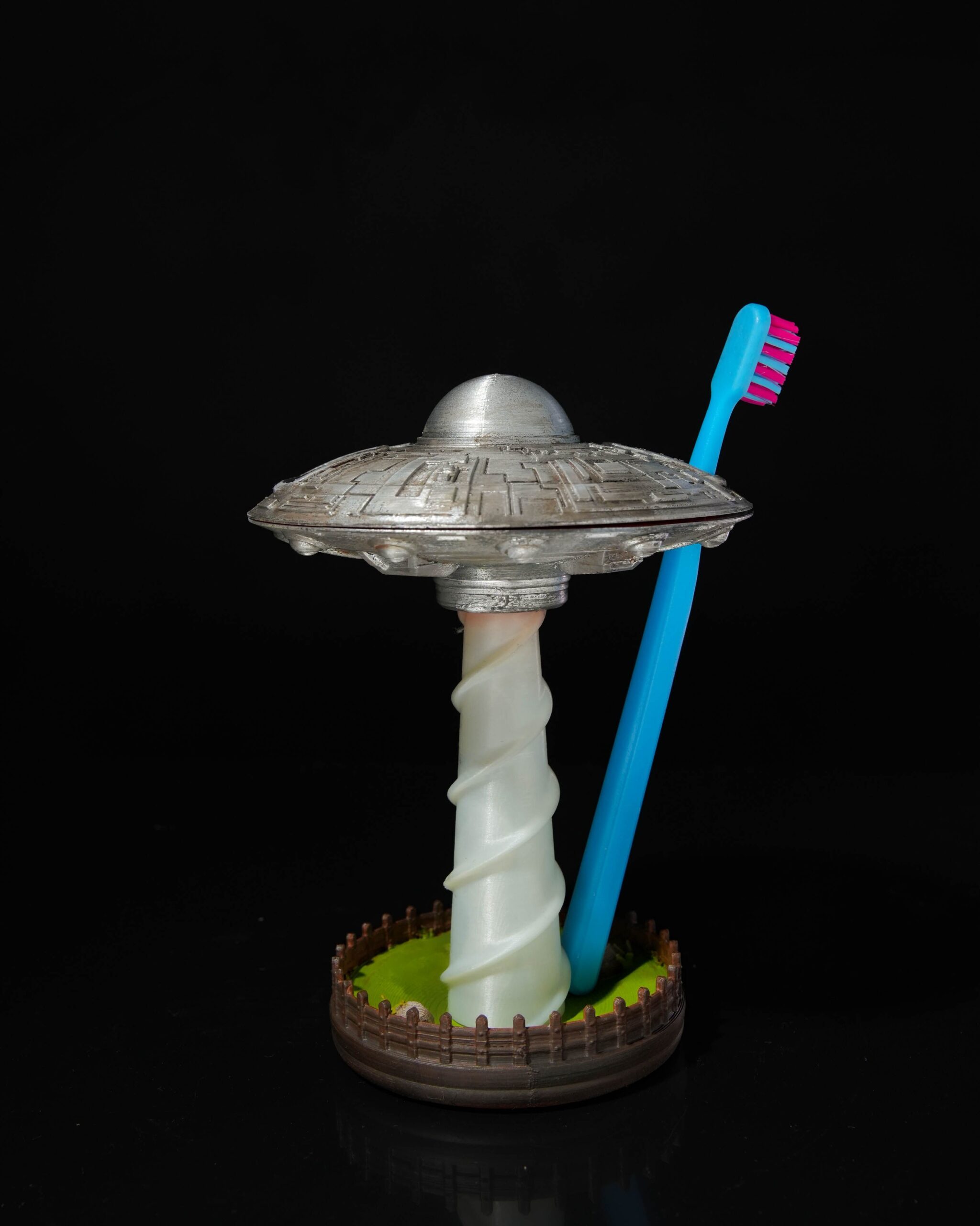 UFO Toothbush Holder - Image 2