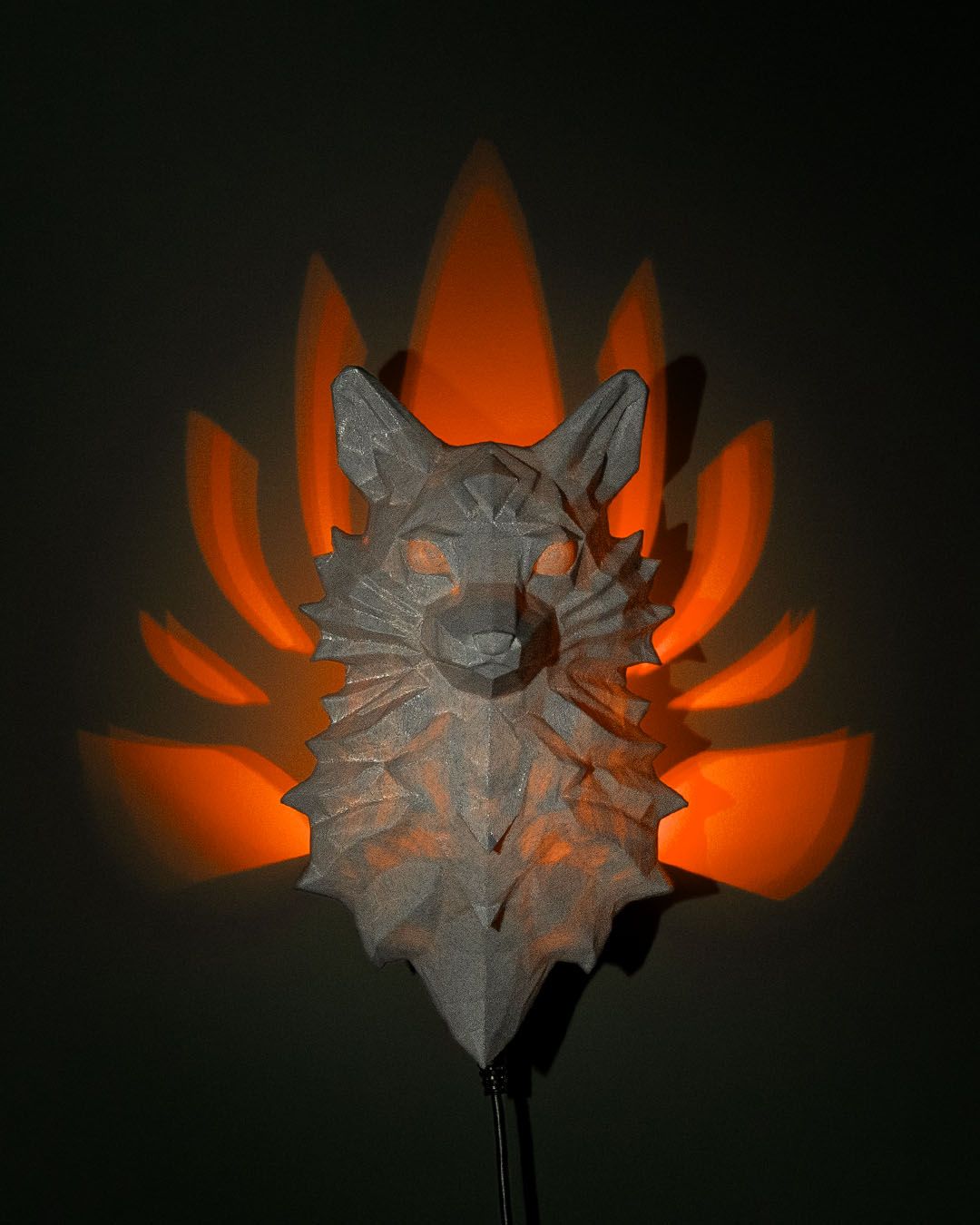 Lumière de mur Renard Neuf Queues / The Nine-Tailed Fox Wall Light - Image 2