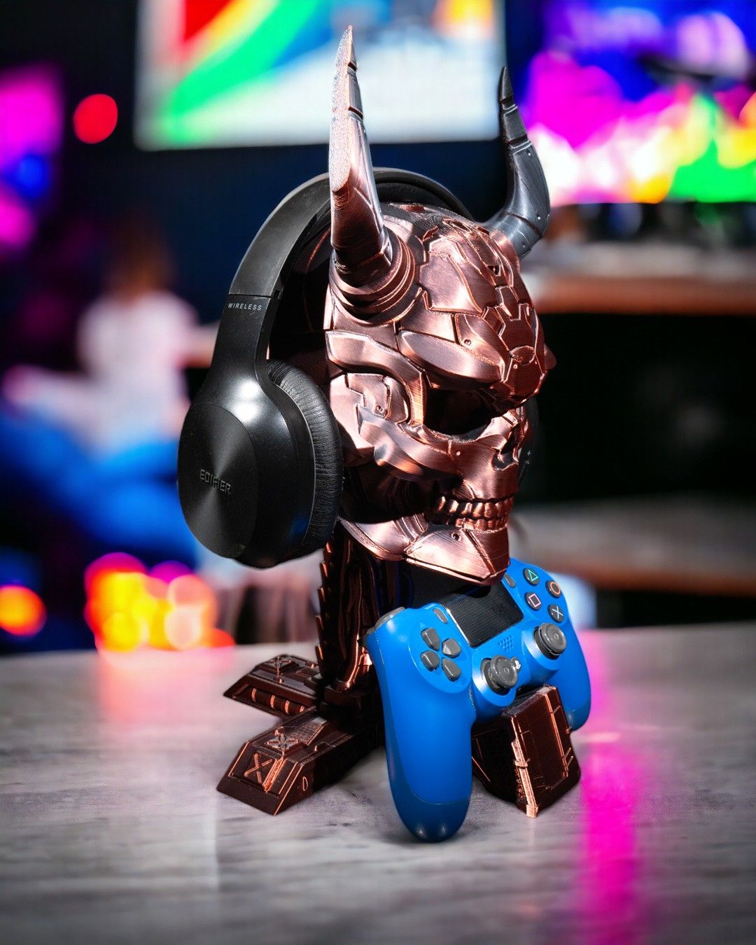 Sci-fi Skull Controller & Headphone Holder - Image 5