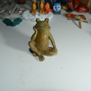 🌟 Sapo Pensador: Arte e Reflexão em Resina! 🌟